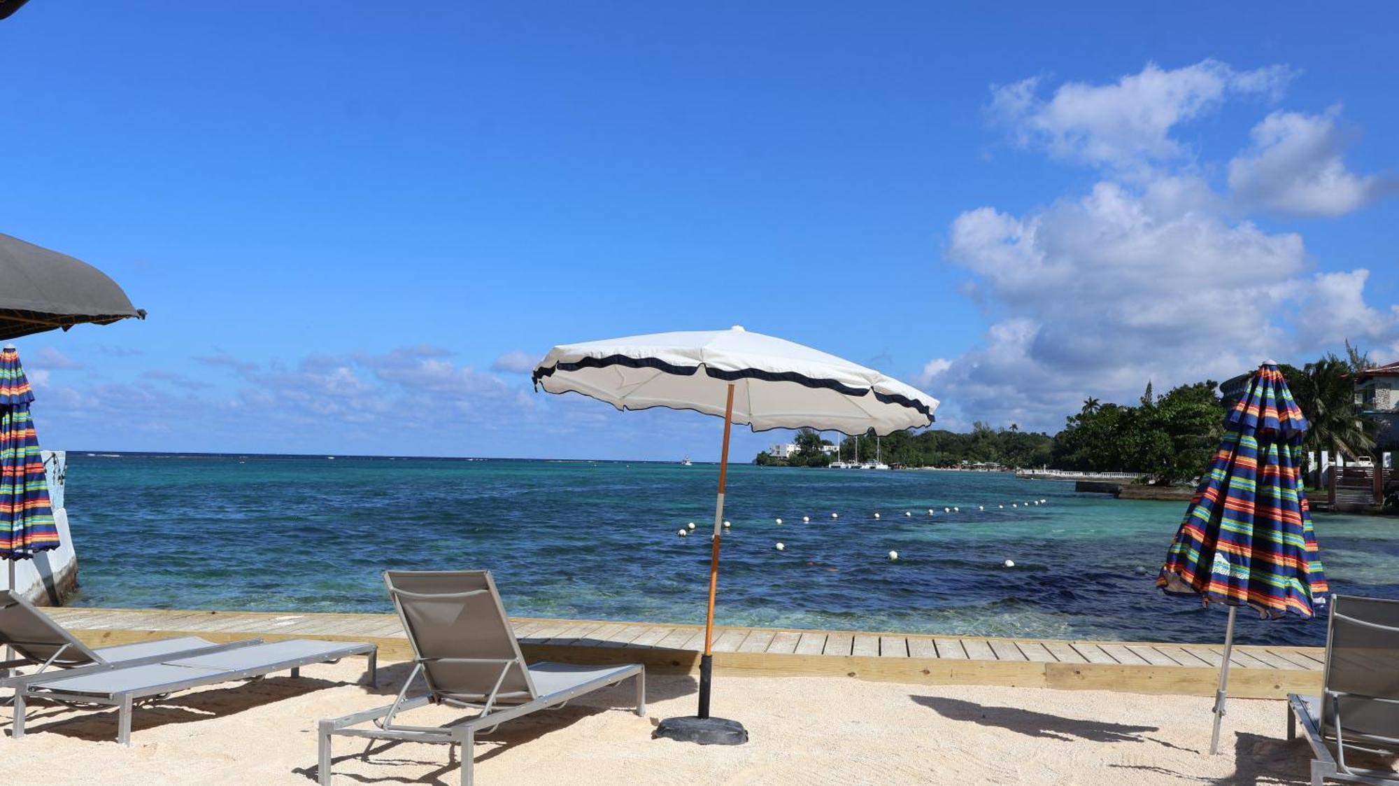 Ocean Palms Hotel Ocho Rios Exterior photo