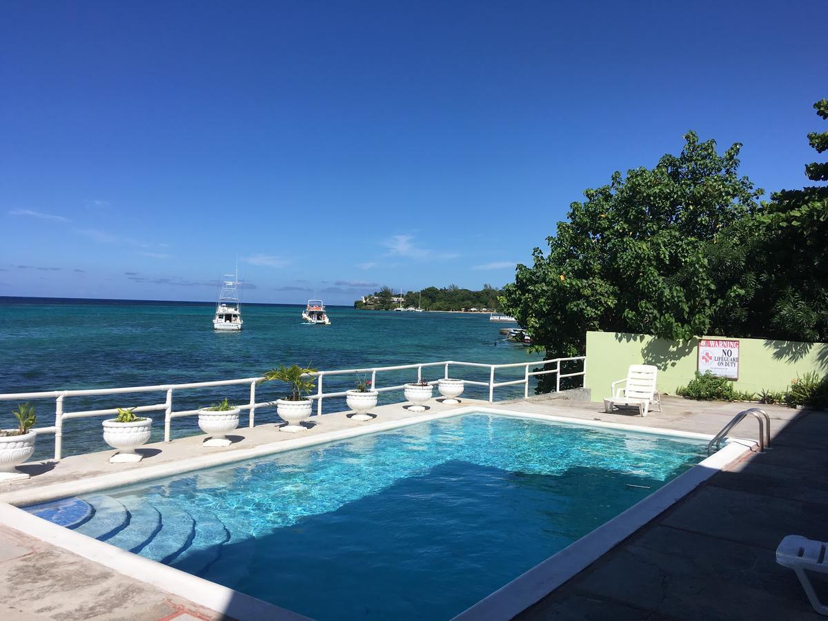 Ocean Palms Hotel Ocho Rios Exterior photo