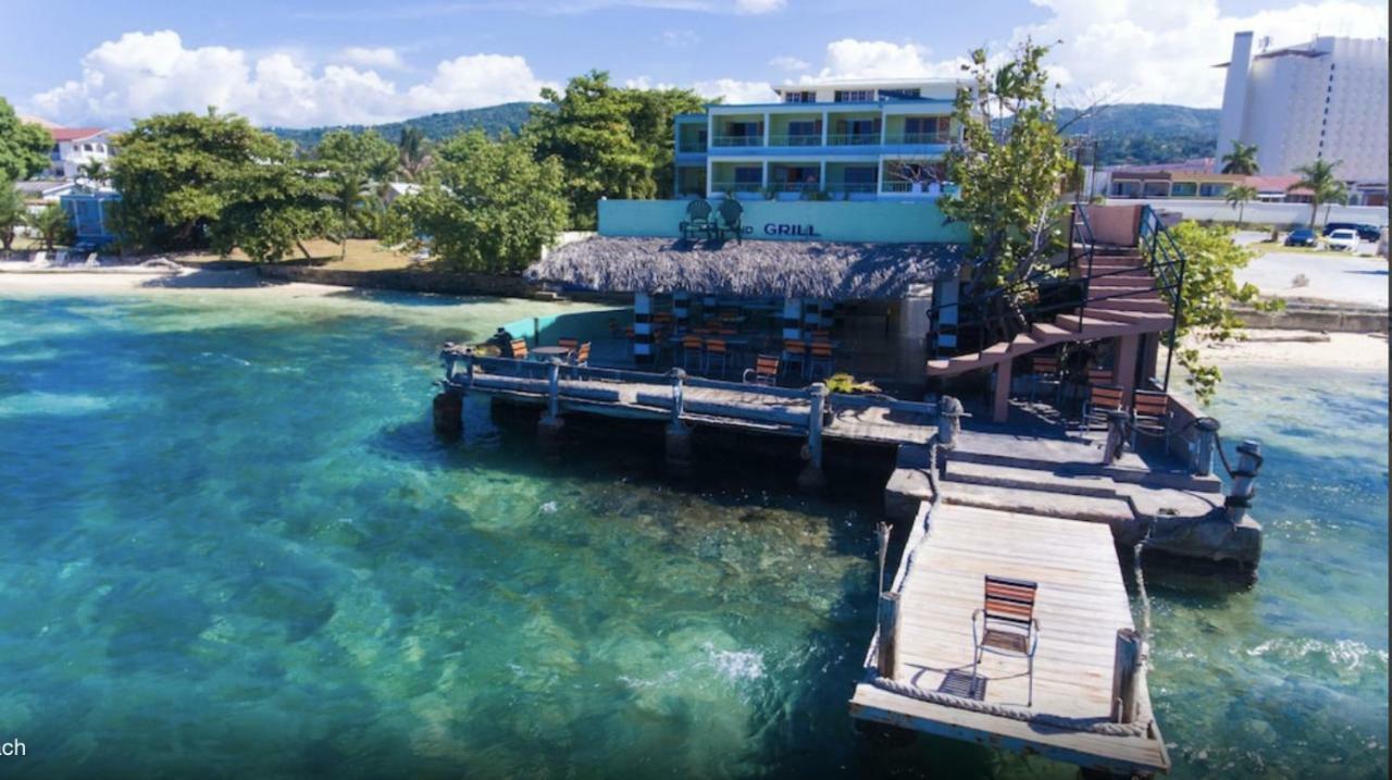 Ocean Palms Hotel Ocho Rios Exterior photo